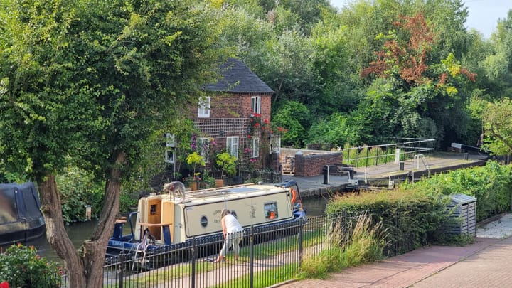 Canalside Homes for Sale from £0k to £149k