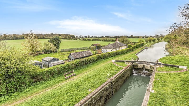 How I can help you to sell a canalside house